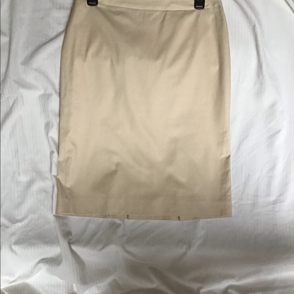 J Crew Beige Pencil skirt size 2 original fit with back kick pleats